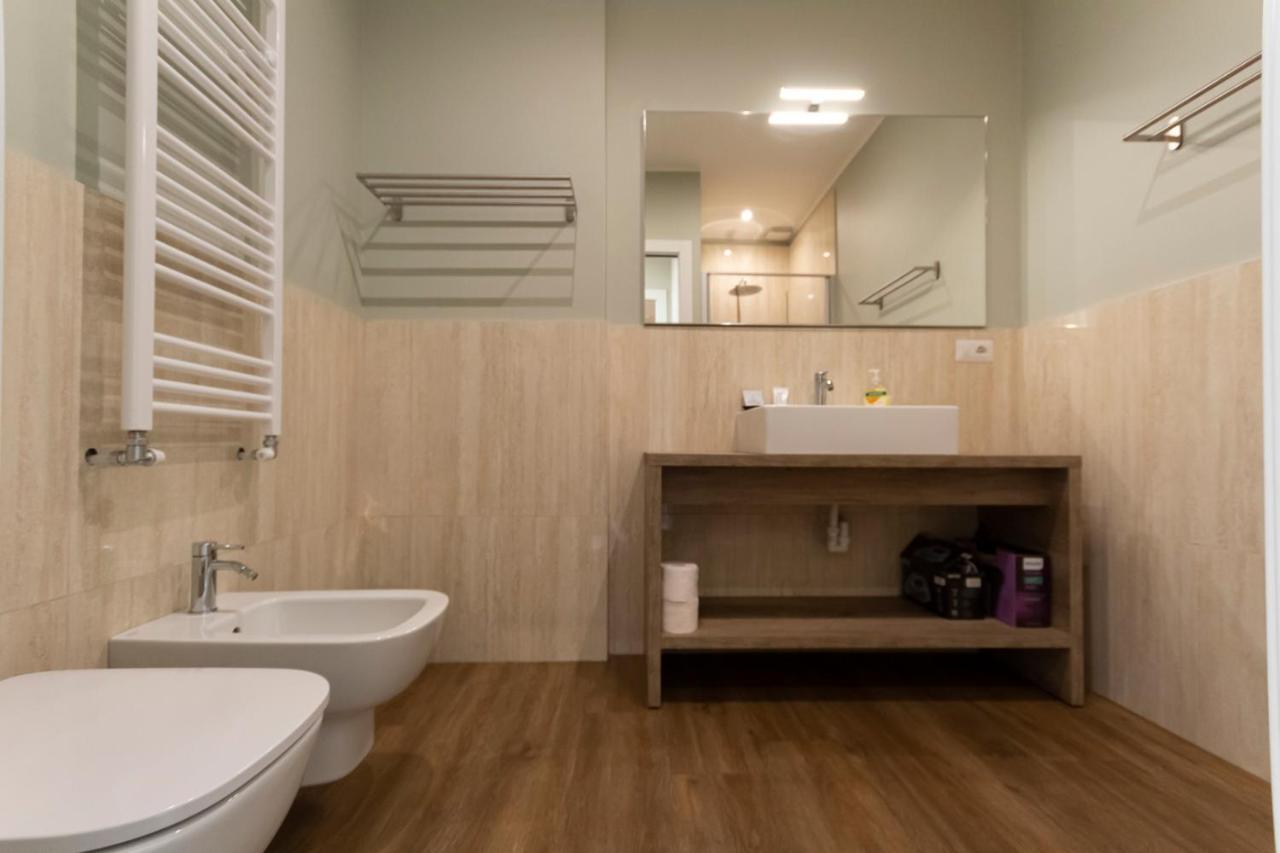 Via Torino Apartment 2 Милано Екстериор снимка