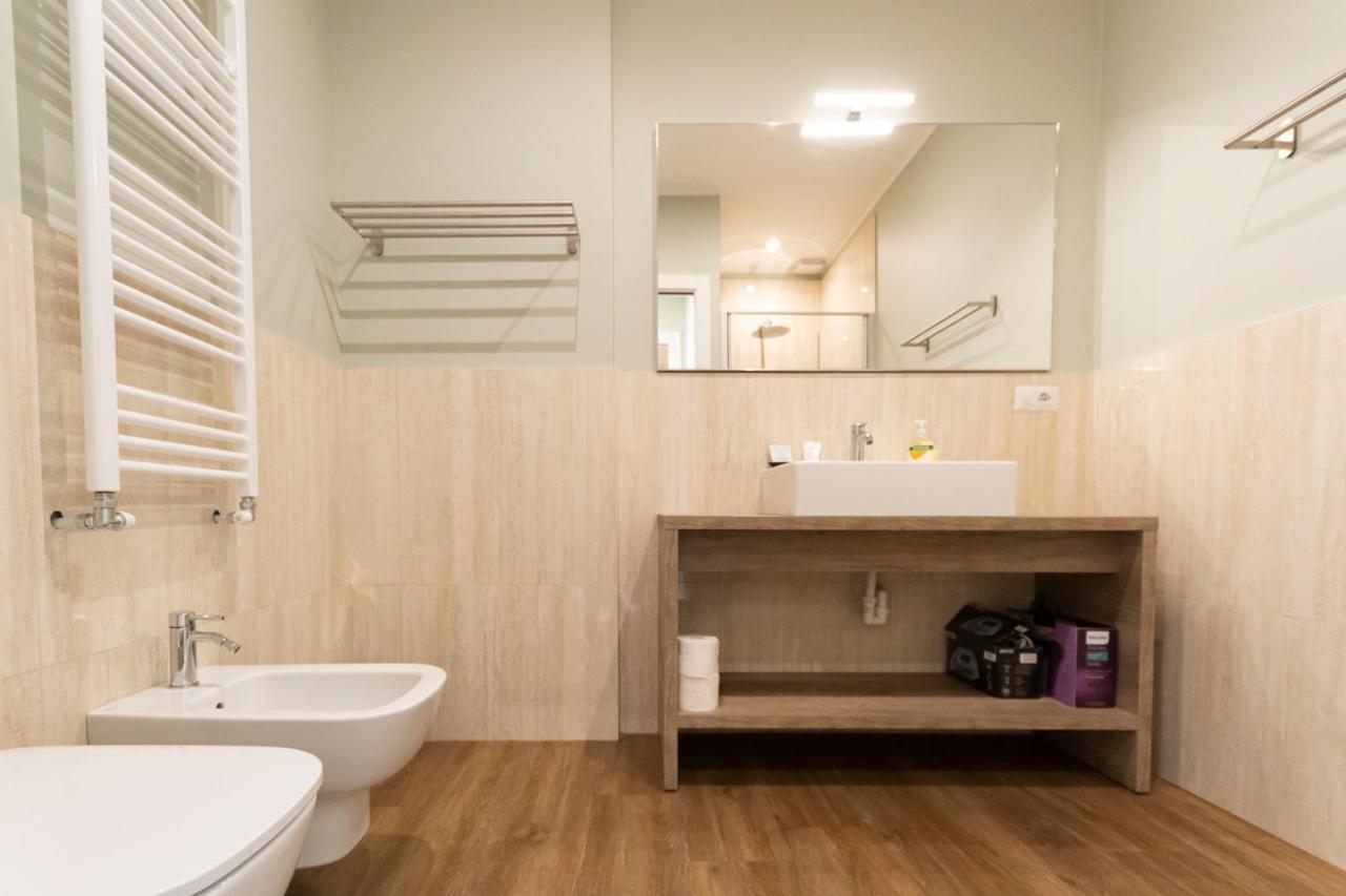 Via Torino Apartment 2 Милано Екстериор снимка
