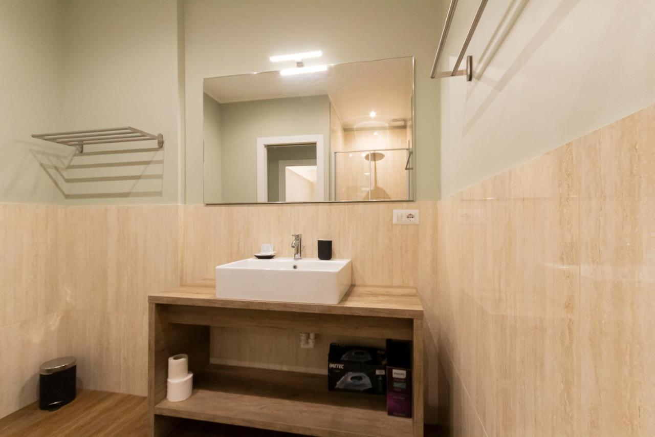 Via Torino Apartment 2 Милано Екстериор снимка